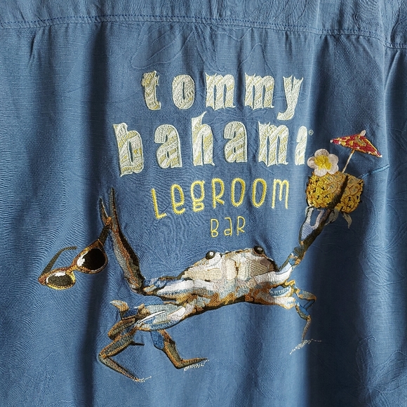 Tommy Bahama Other - TOMMY BAHAMA ♡ Mens Silk Shirt